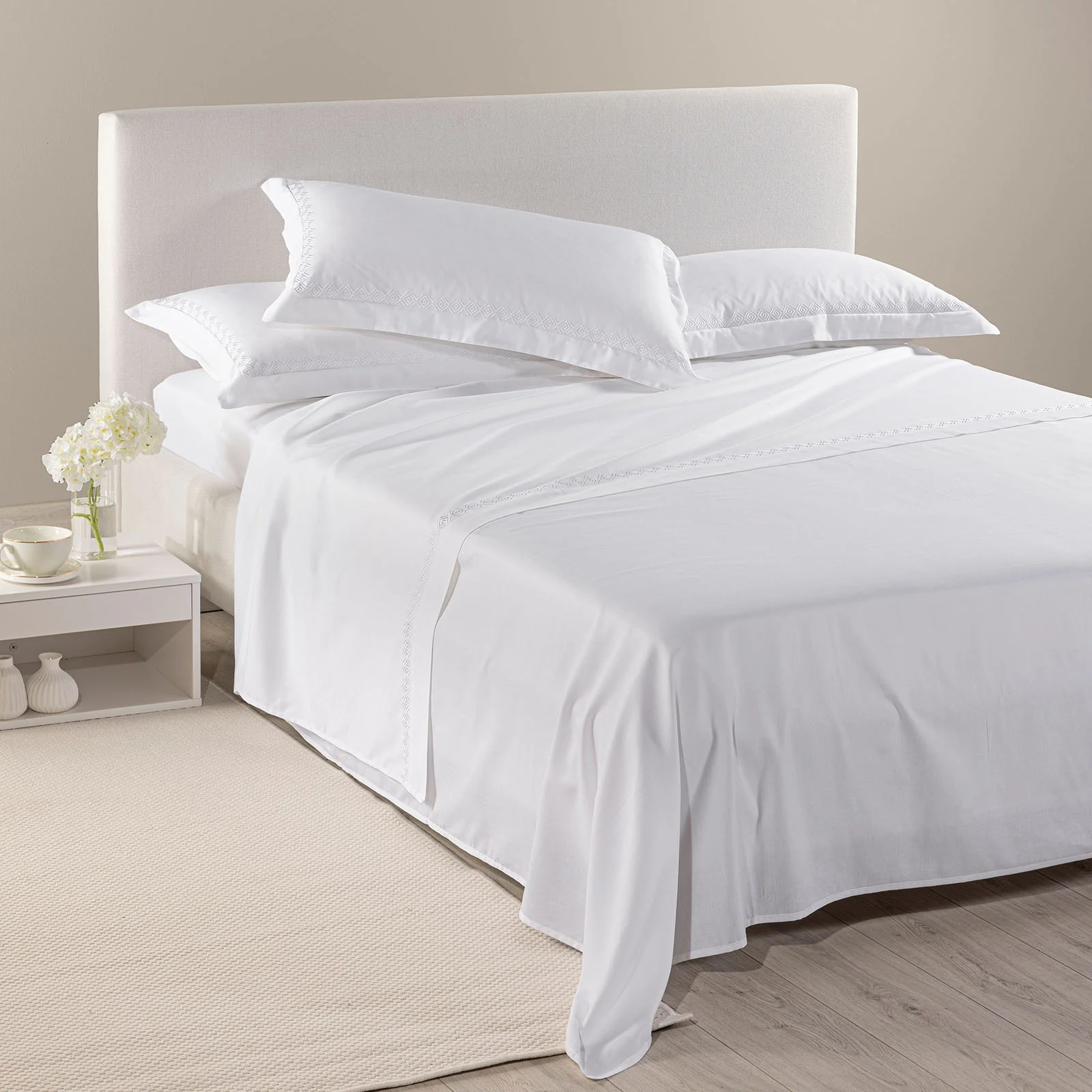 Completo Lenzuola In Raso Di Cotone Venezia Matrimoniale Bianco Dreaming