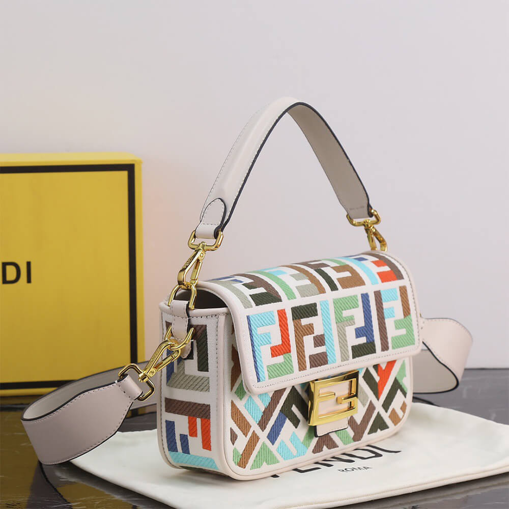 Fendi Baguette - Top Club