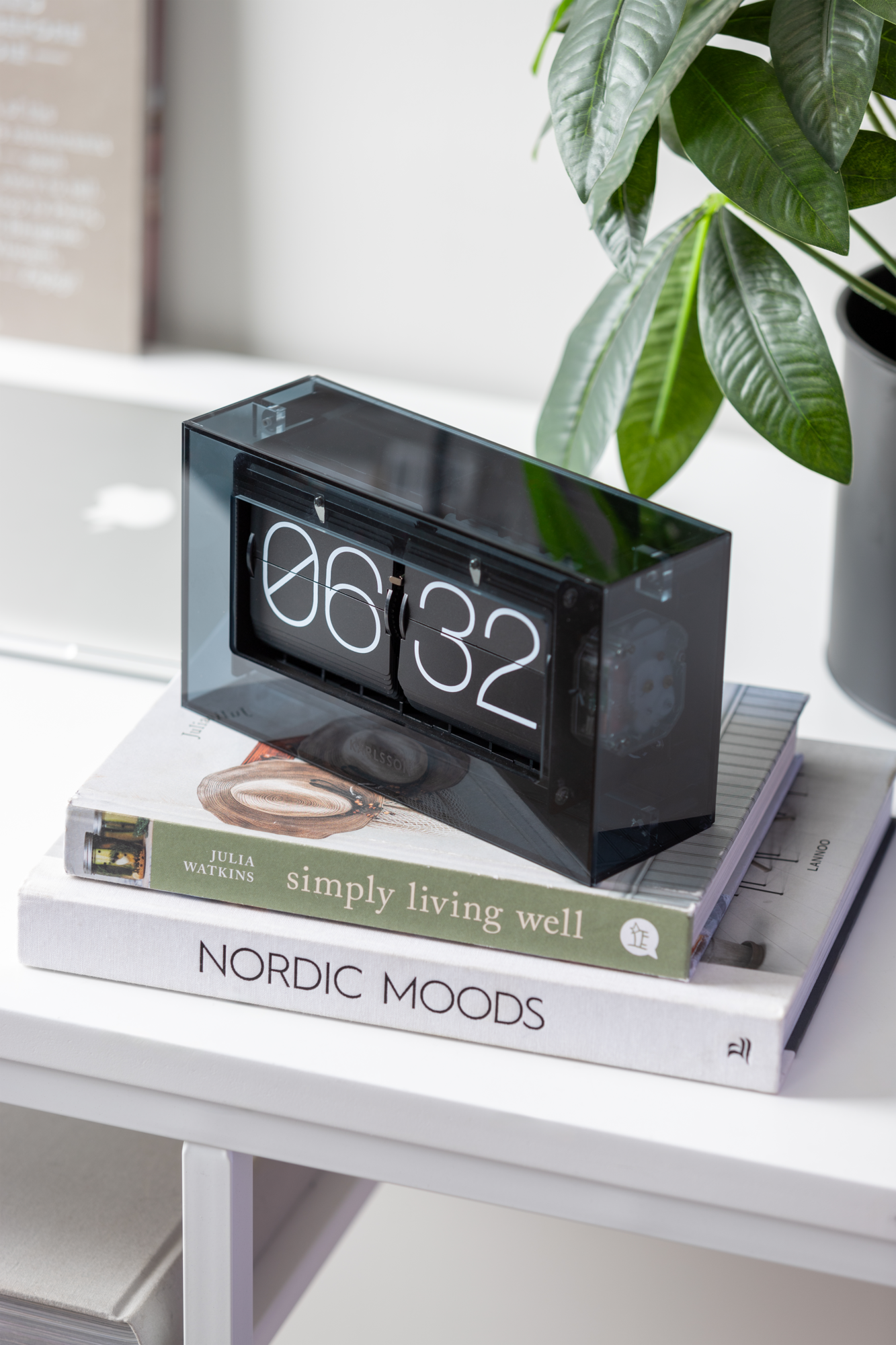 Table clock Boxed Flip acrylic neon yellow