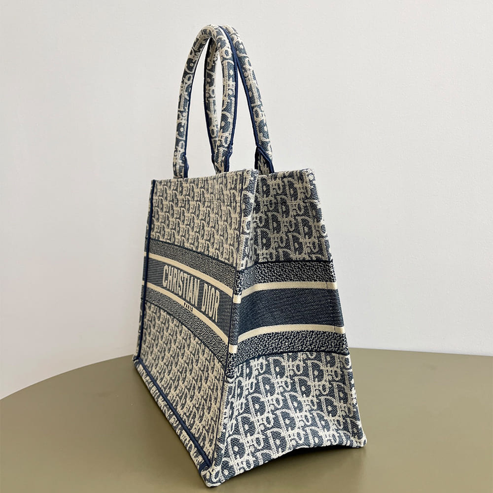 Dior Medium Dior Book Tote - Top Club