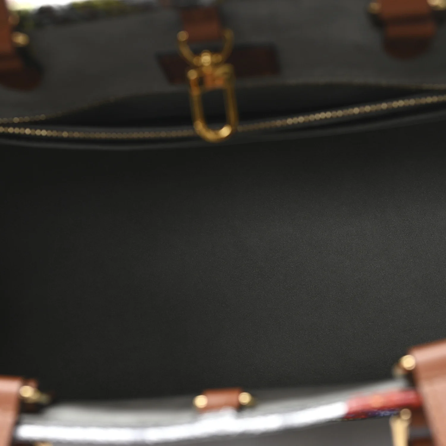 Metallic Monogram LV Garden OnTheGo MM Silver - Top Club