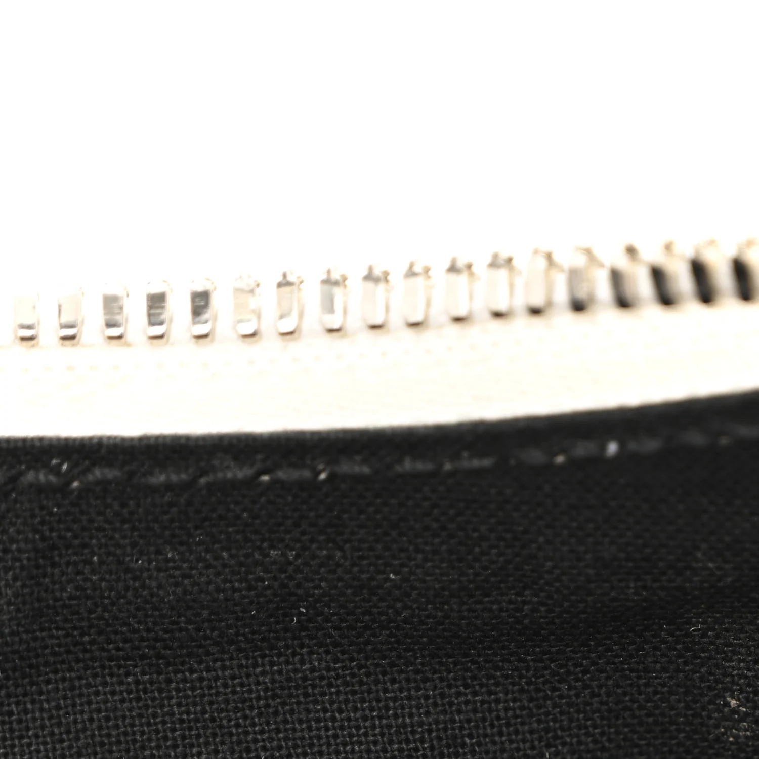 Agneau Arena Graffiti Le Cagole Shoulder Bag XS White Black - Top Club