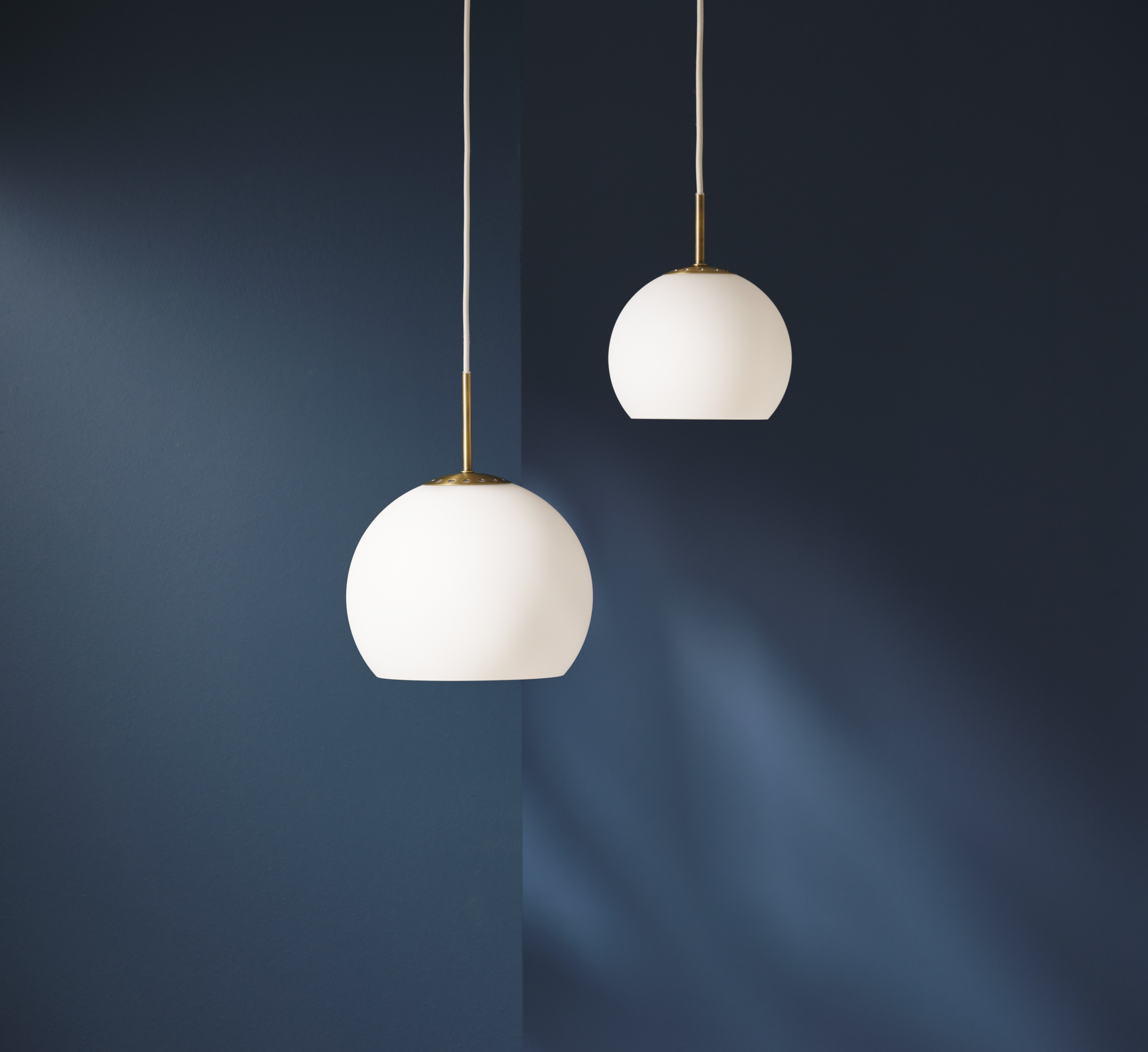 Hanglamp Ball Glass opal white Ø25 cm