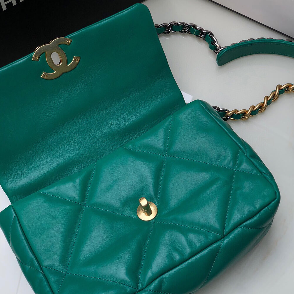CHANEL 19 Handbag - Top Club