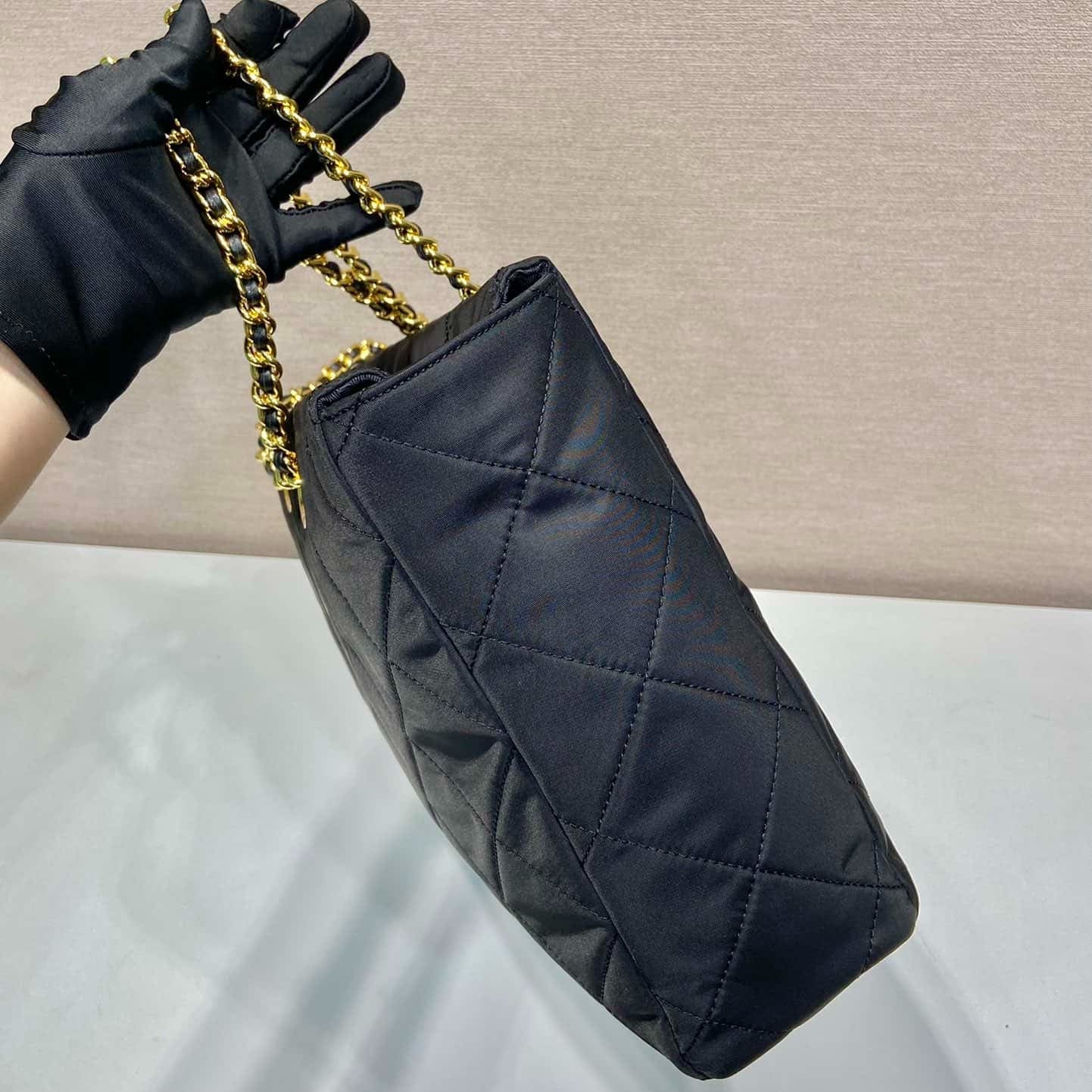 Prada Re-edition Vintage Chain Tote Bag - Top Club