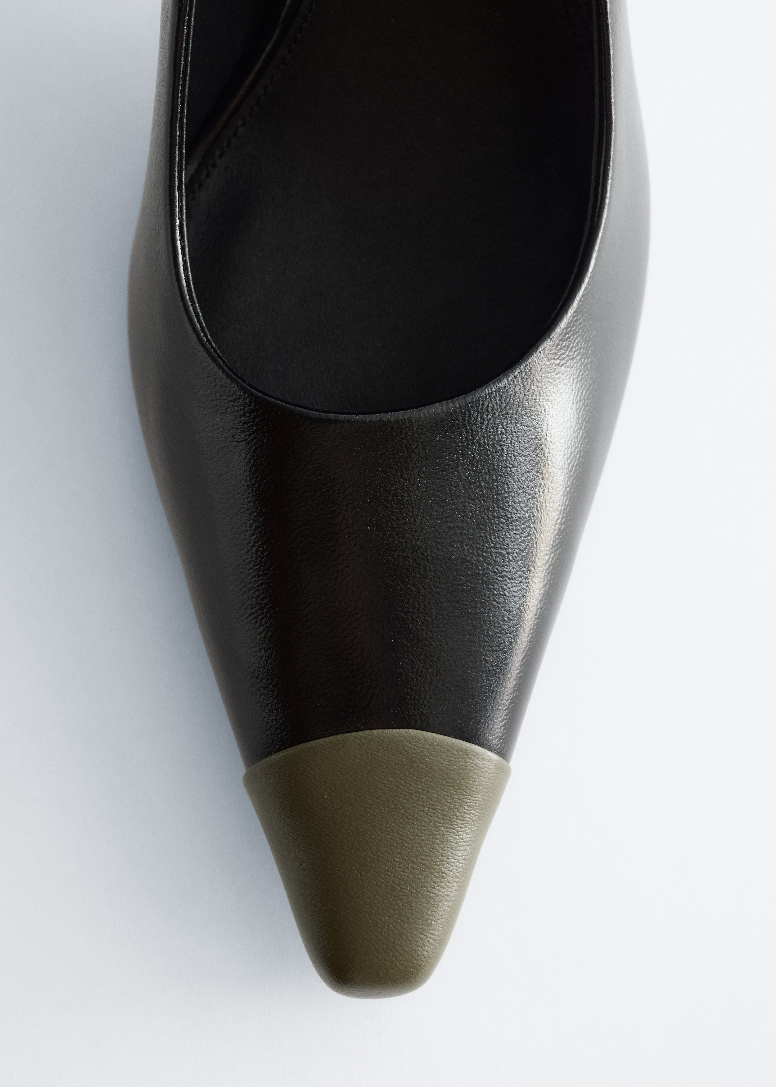 & Other Stories COLOUR-BLOCKED LEATHER PUMPS