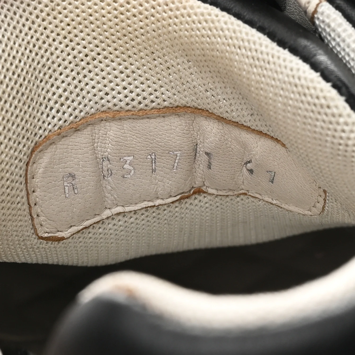 Calfskin Tweed CC Sneakers 41 Black White - Top Club