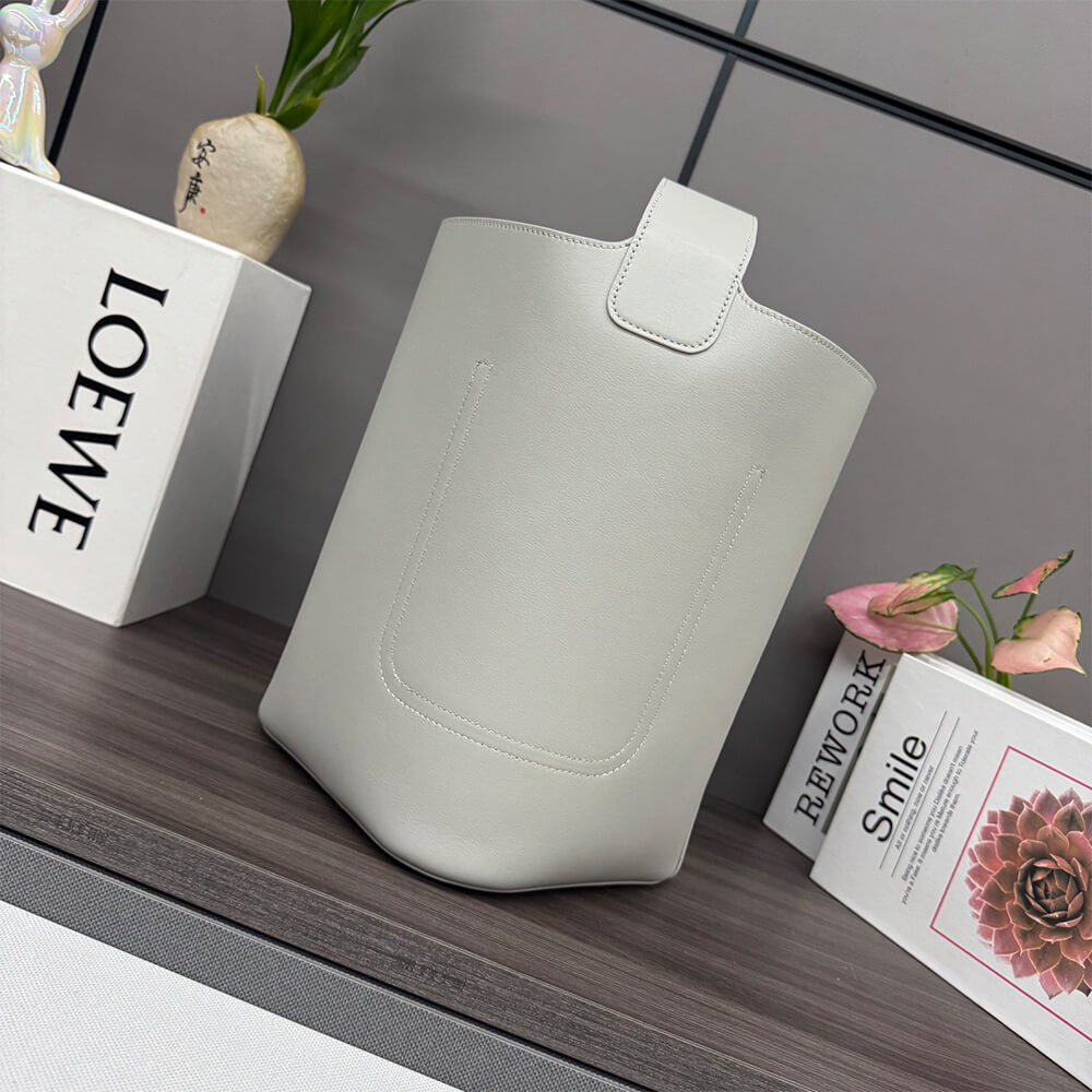 LOEWE Medium Pebble bucket in smooth calfskin(high-end grade) - Top Club