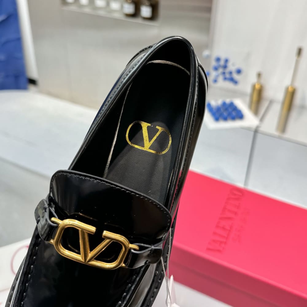 VALENTINO VLOGO SIGNATURE women s calfskin loafers - Top Club