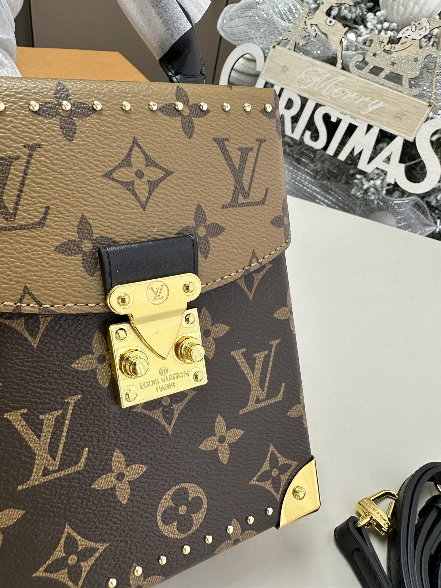Louis new arrival phone bag size : 12*6*17 cm - Top Club