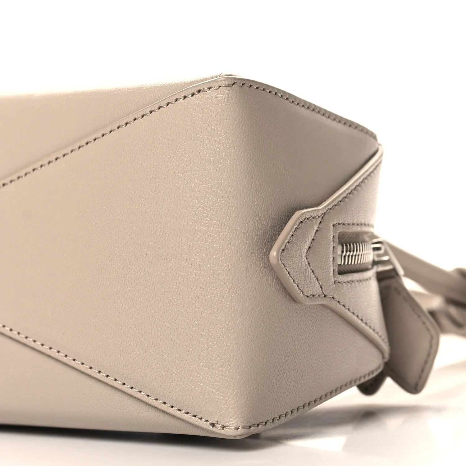 Shiny Goatskin Medium Le Teckel Bag Grege - Top Club