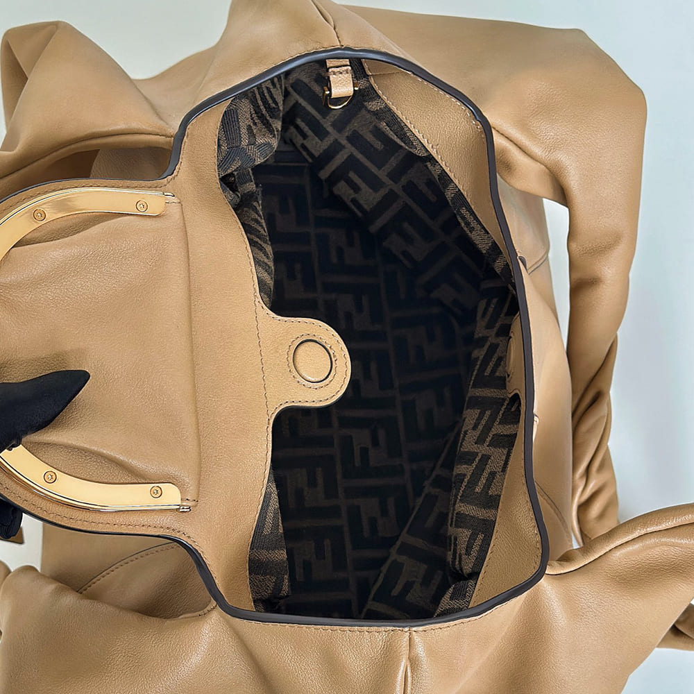 Fendi Spy Large(HIGH-END GRADE) - Top Club