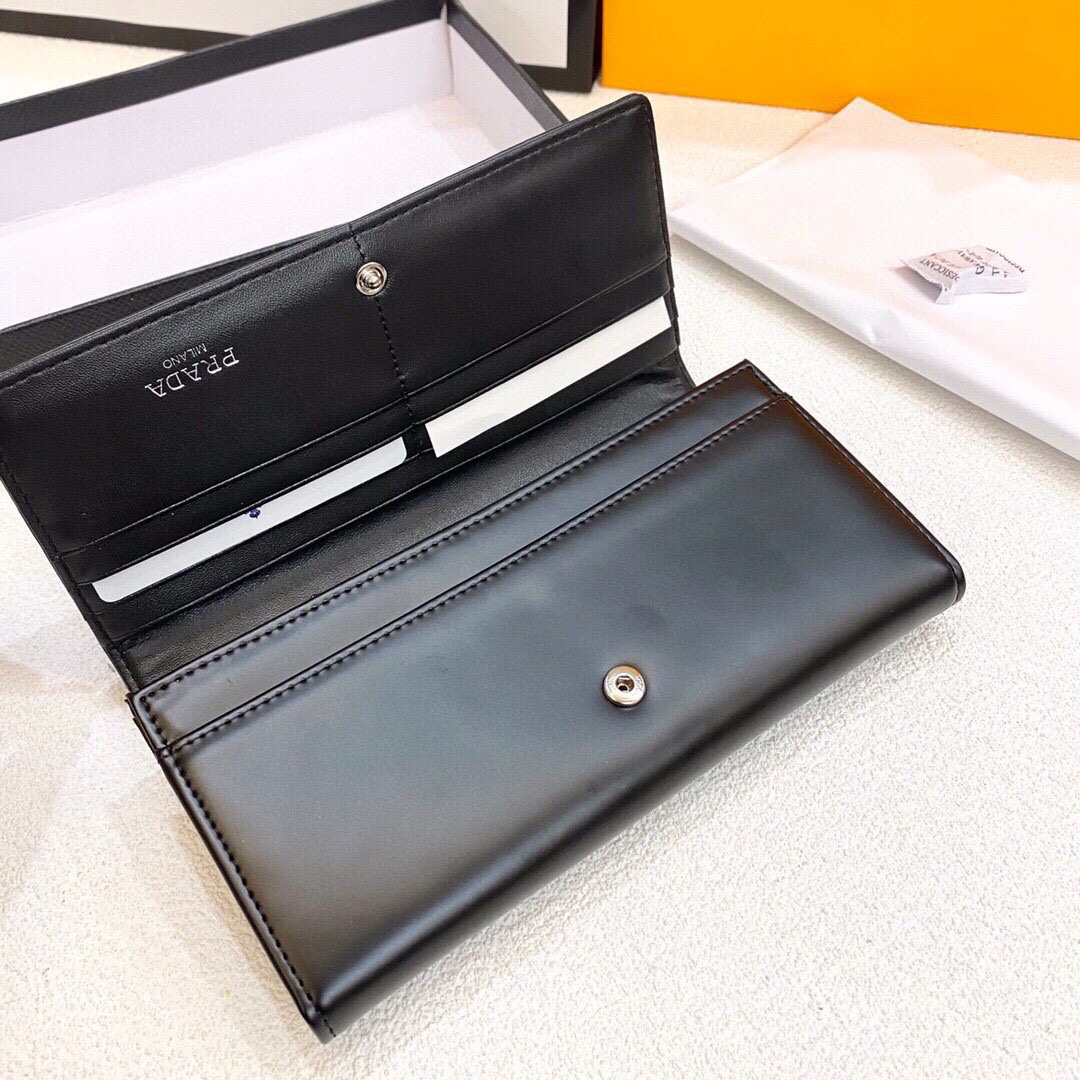 Pra new arrival wallets size: 19x10 cm - Top Club