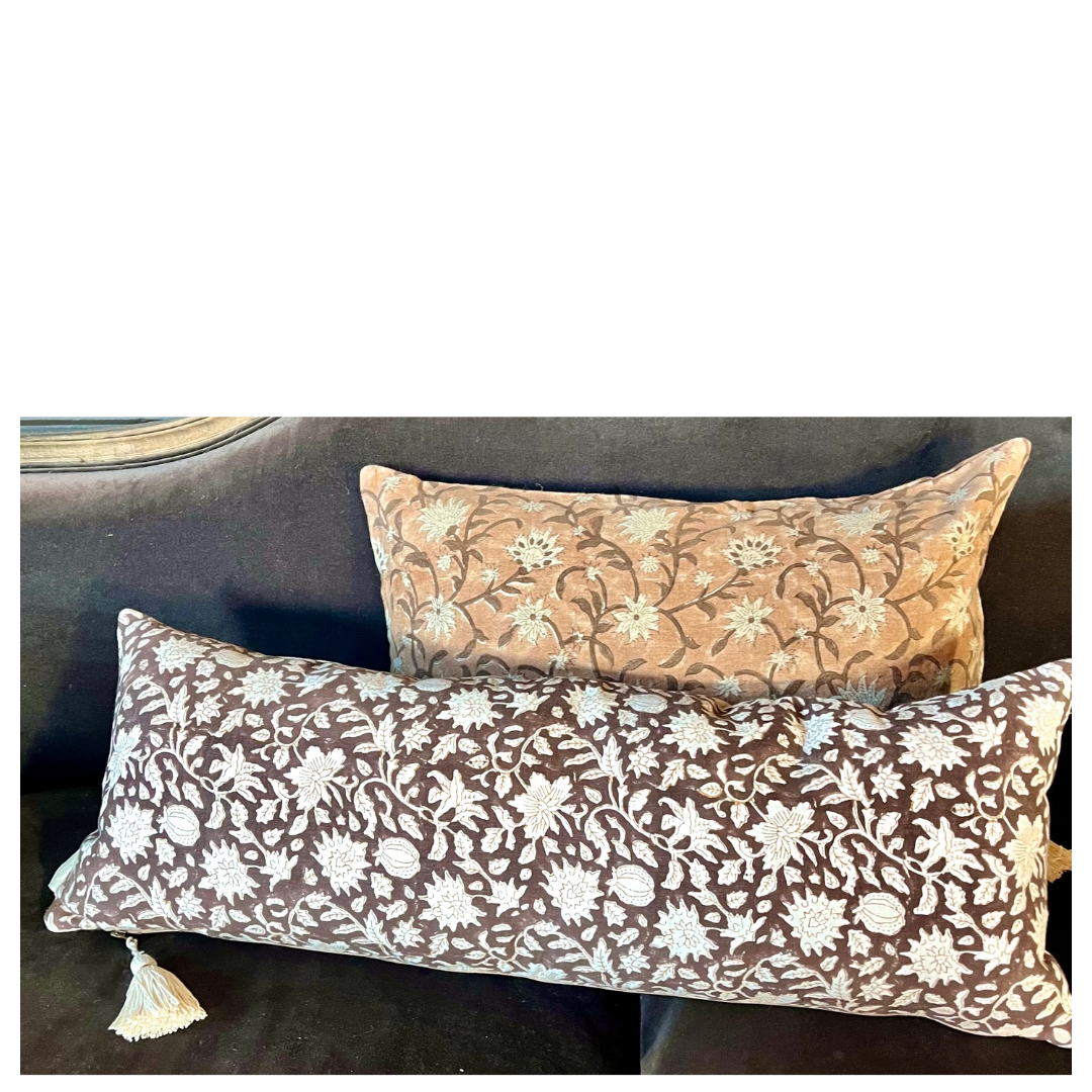 Sierkussen Handpainted dark brown 80x30 cm