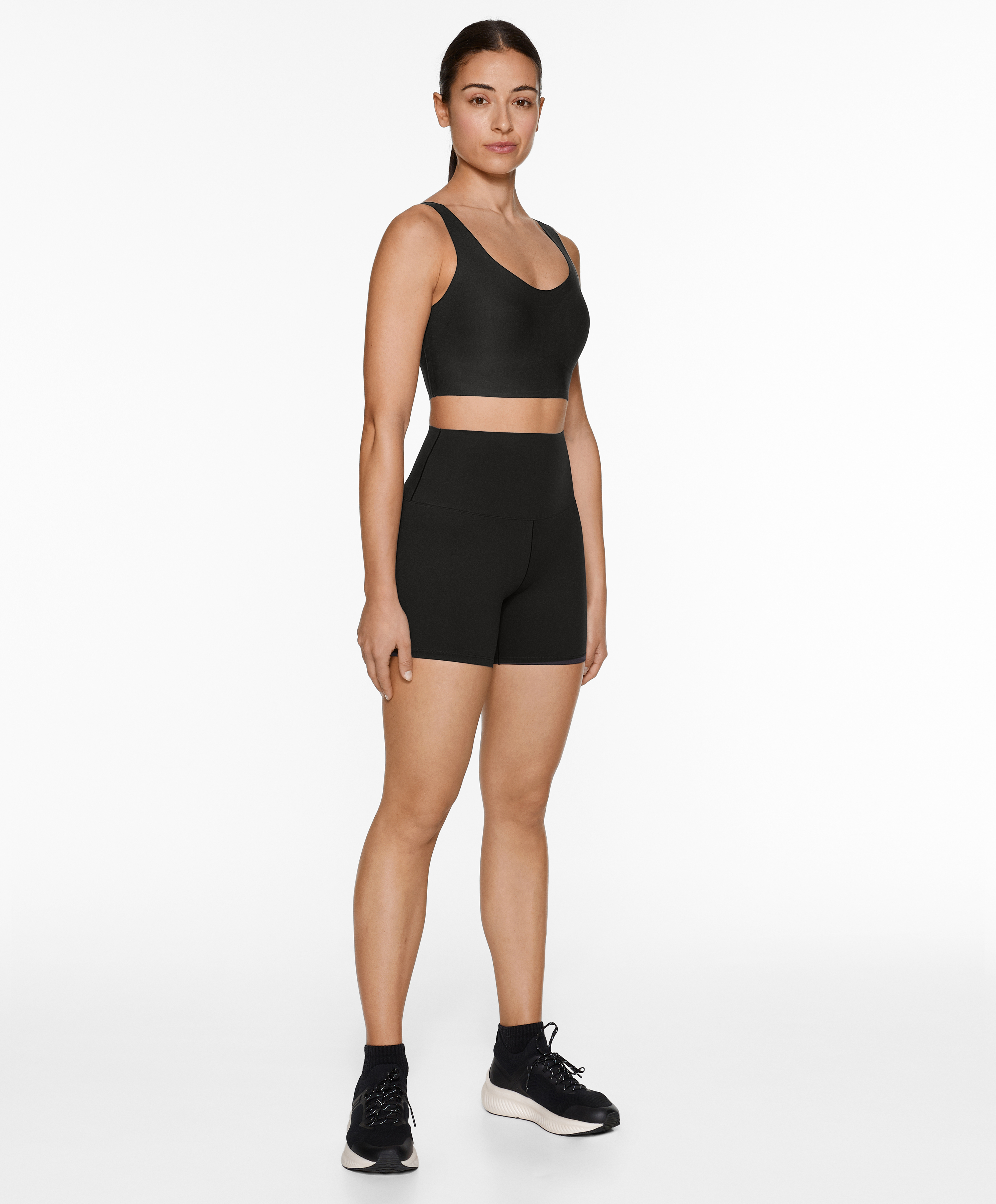 OYSHO Perfect-adapt medium-support sports bra with cups