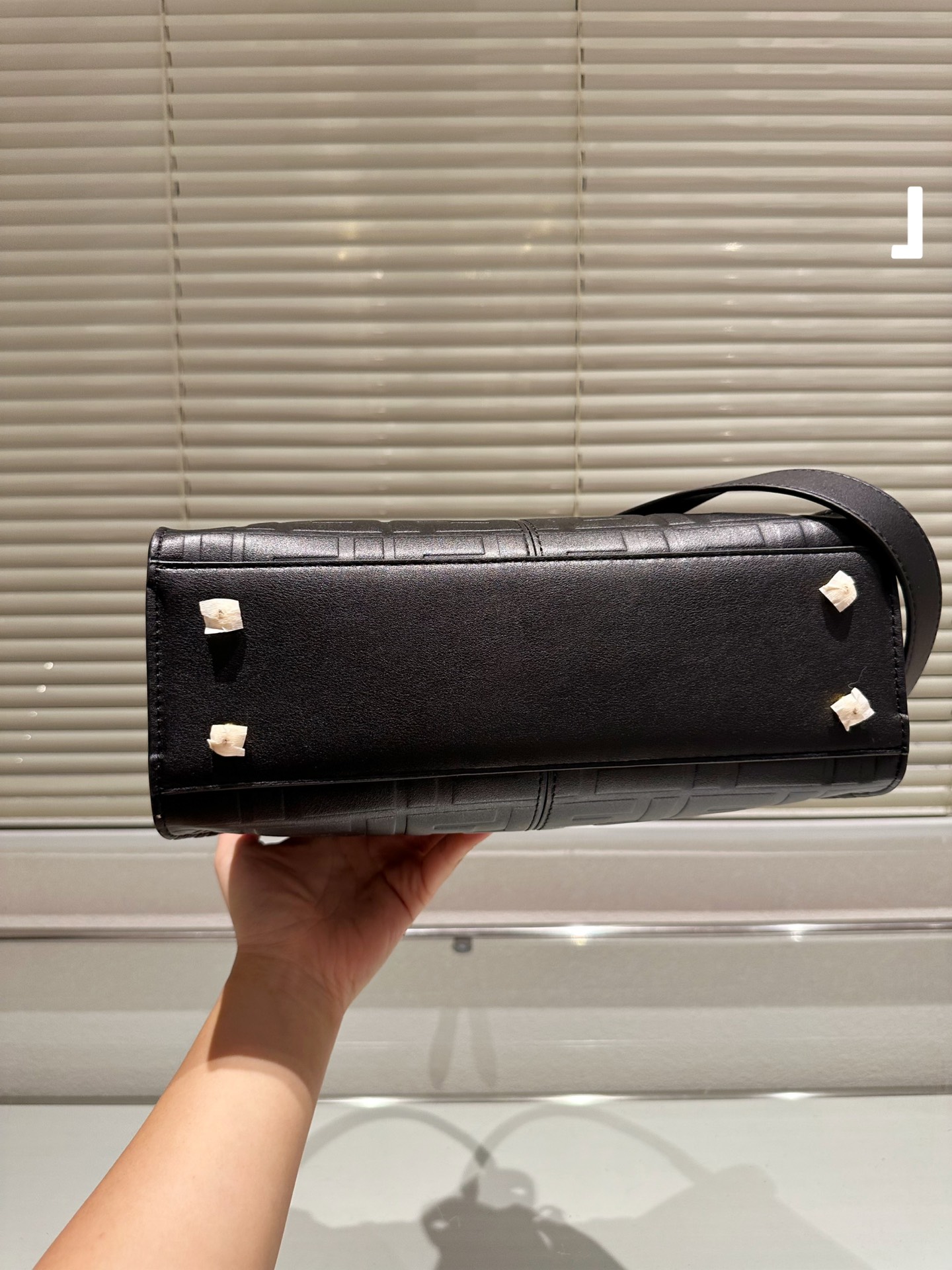 Fen new arrival PEEKABOO tote bag size; 30 * 25cm - Top Club