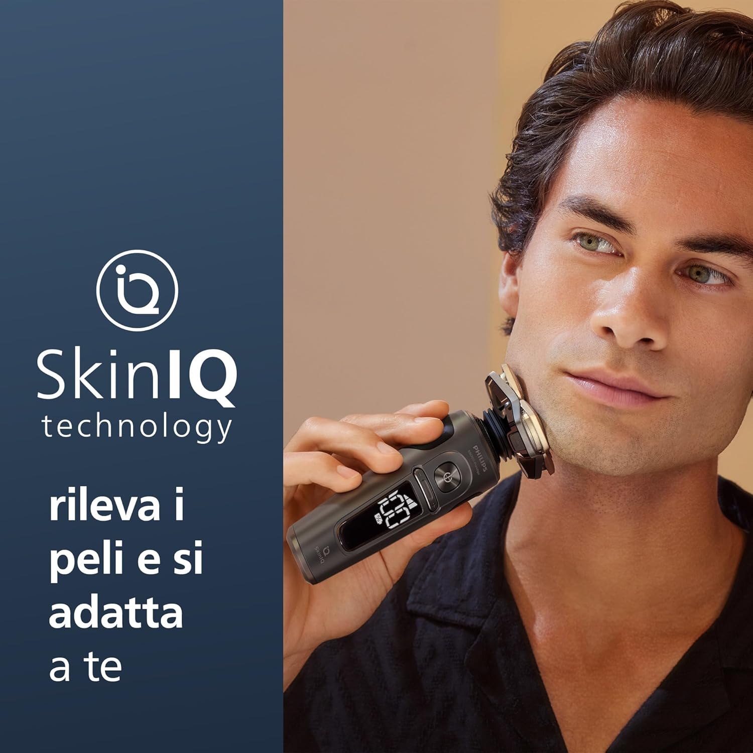 Shaver S9000 Prestige, rasoio elettrico Wet & Dry, Champagne Gold, tecnologia SkinIQ, astuccio qualità, pad ricarica Qi, rifinitore precisione, rifinitore per naso, custodia pulizia, SP9882/36