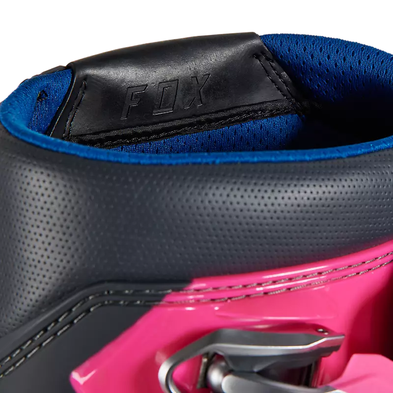 Instincts boots