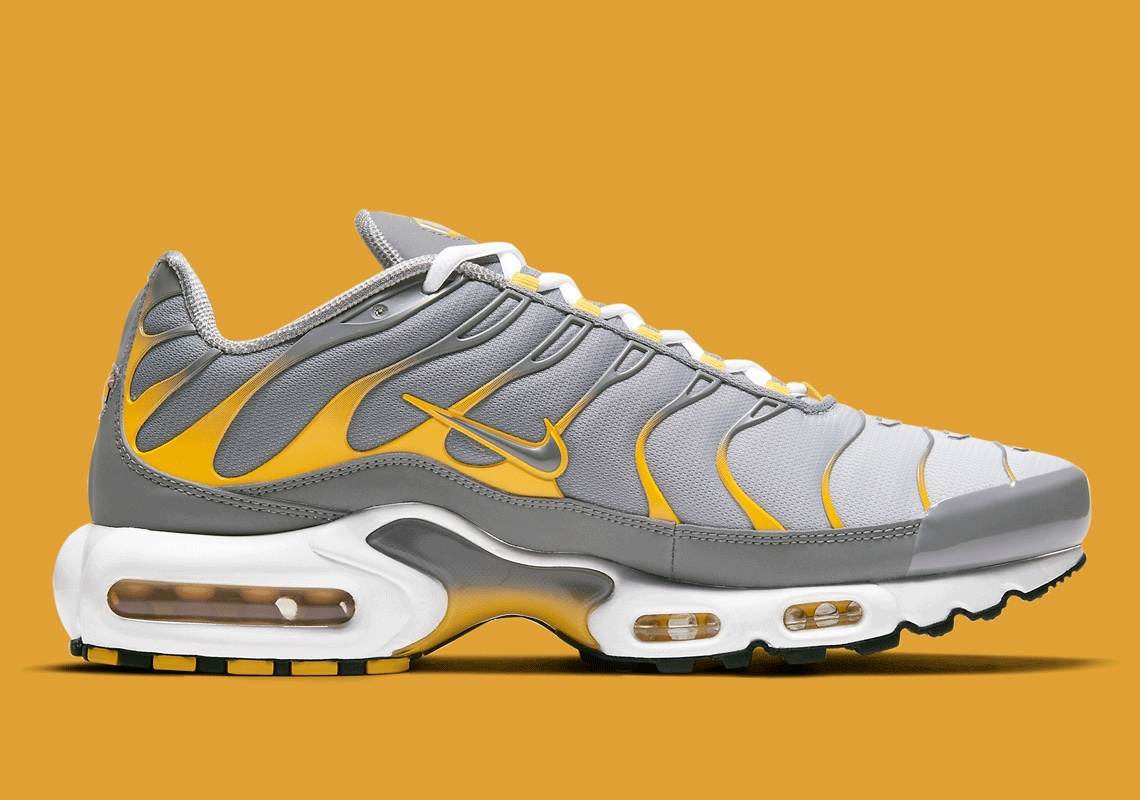 Air Max Plus  Particle Grey Dark Sulphur  DD7111-001 - Sneaker Replica Workshop