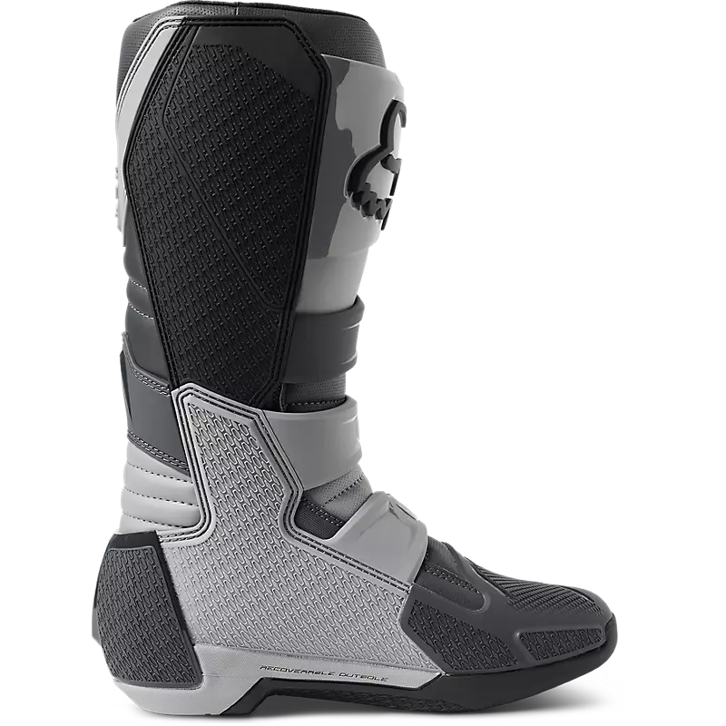 Complete boots