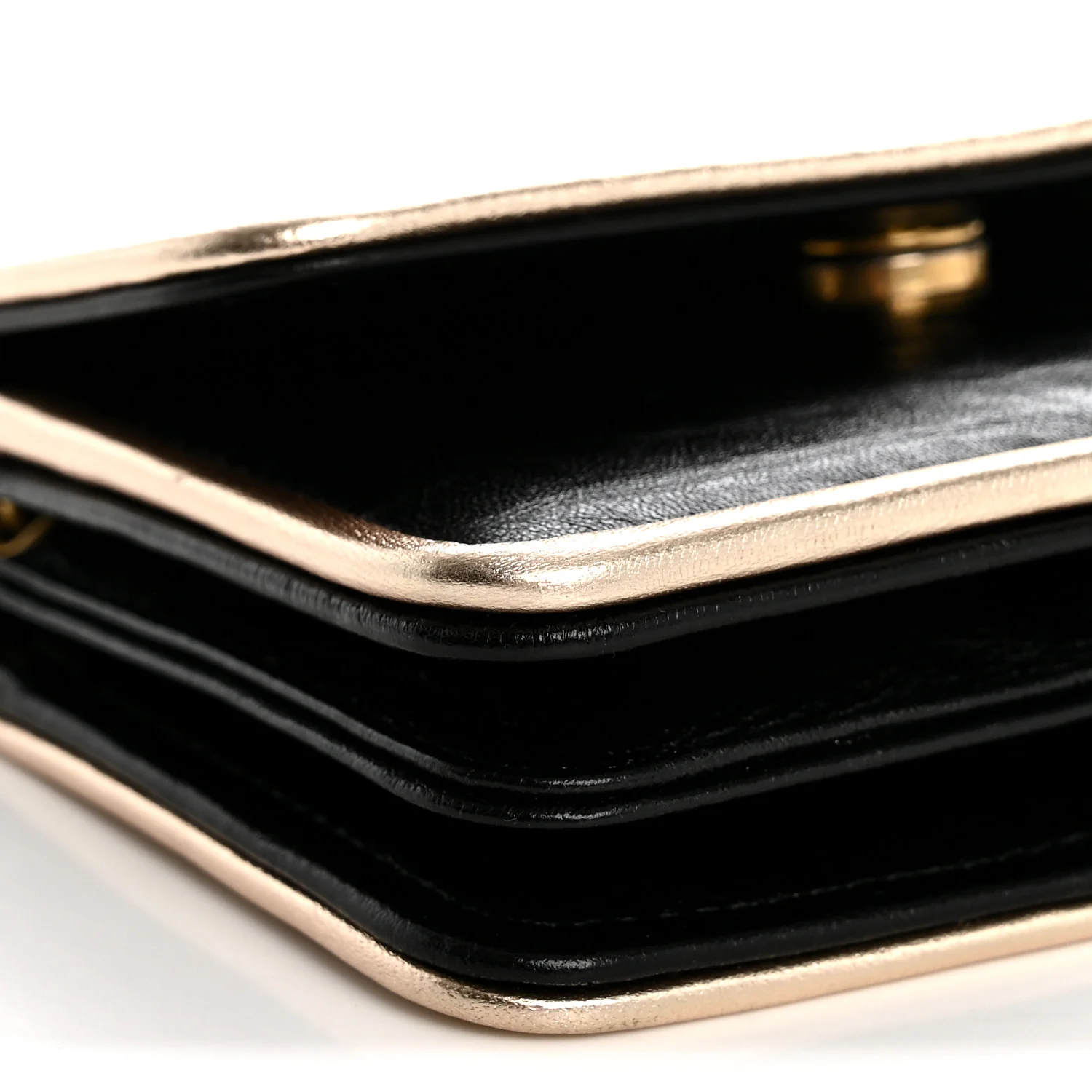 Metallic Calfskin Clutch With Chain Black Gold - Top Club