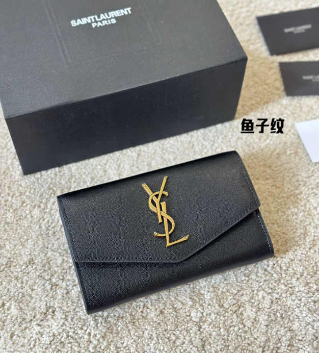 Y Uptown Leather Clutch  White - Top Club
