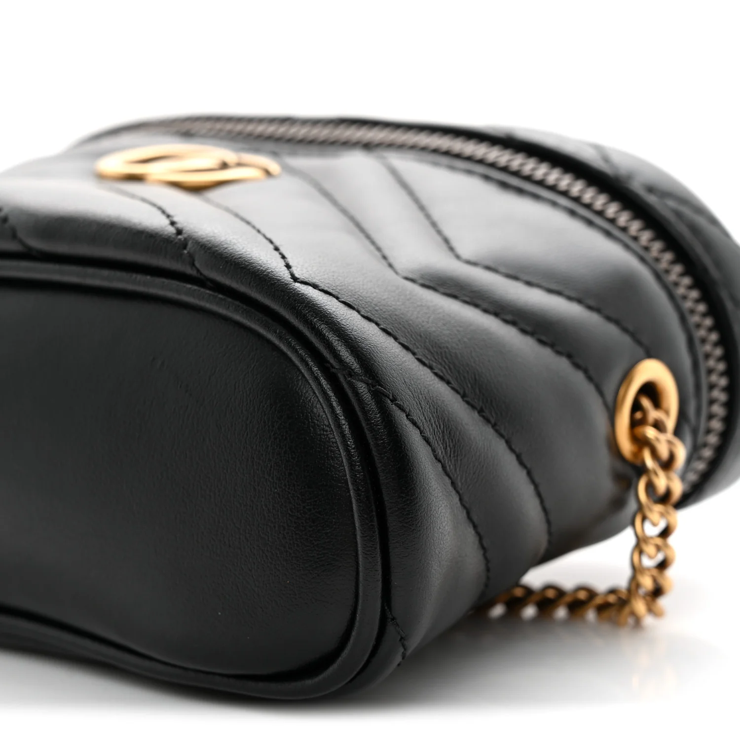 Calfskin Matelasse Chevron Mini GG Marmont Top Handle Bag Black - Top Club