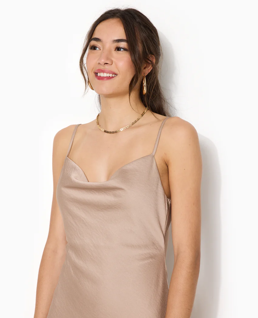 Pimkie Robe courte en tissu satiné col bénitier