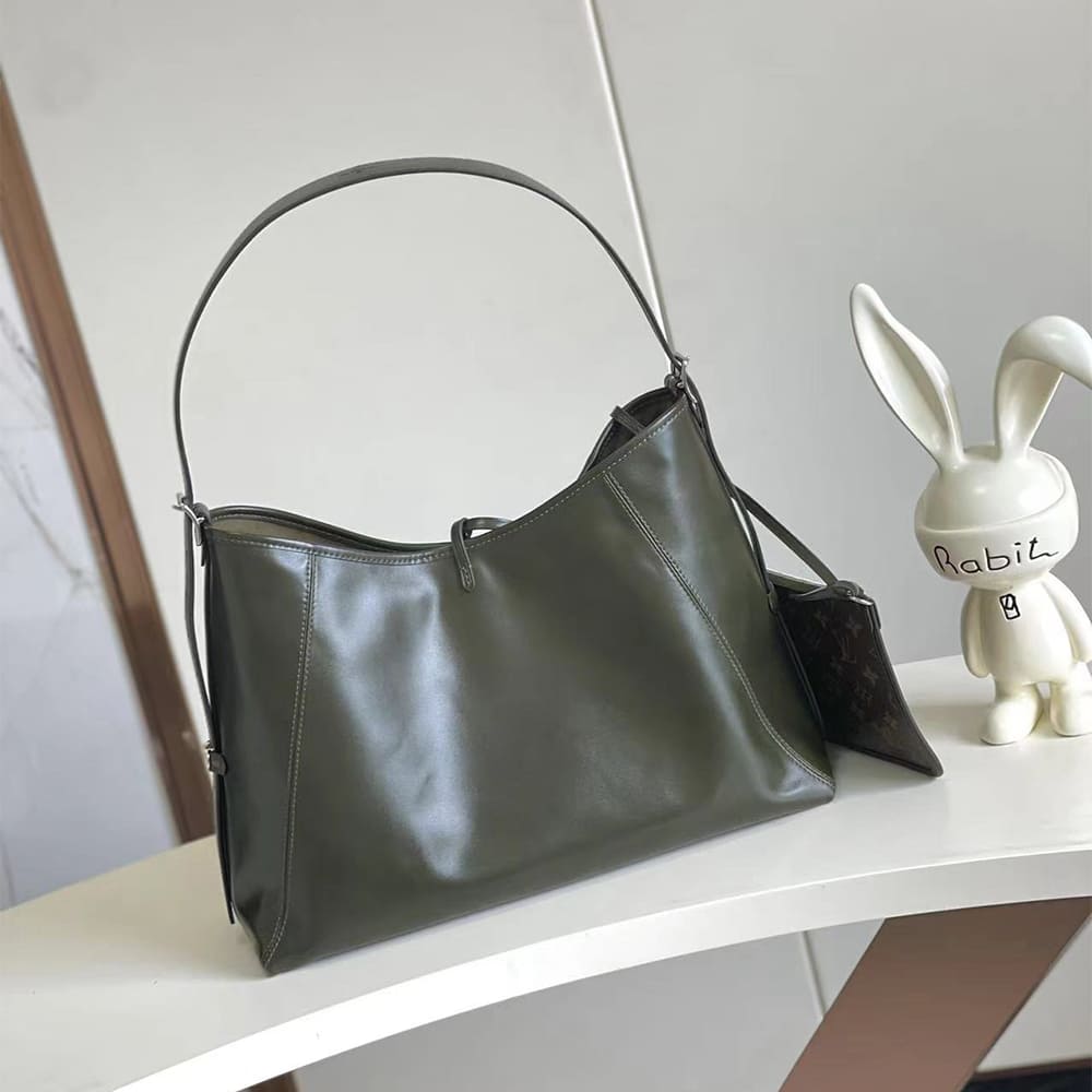 LV Carryall Vibe MM - Top Club