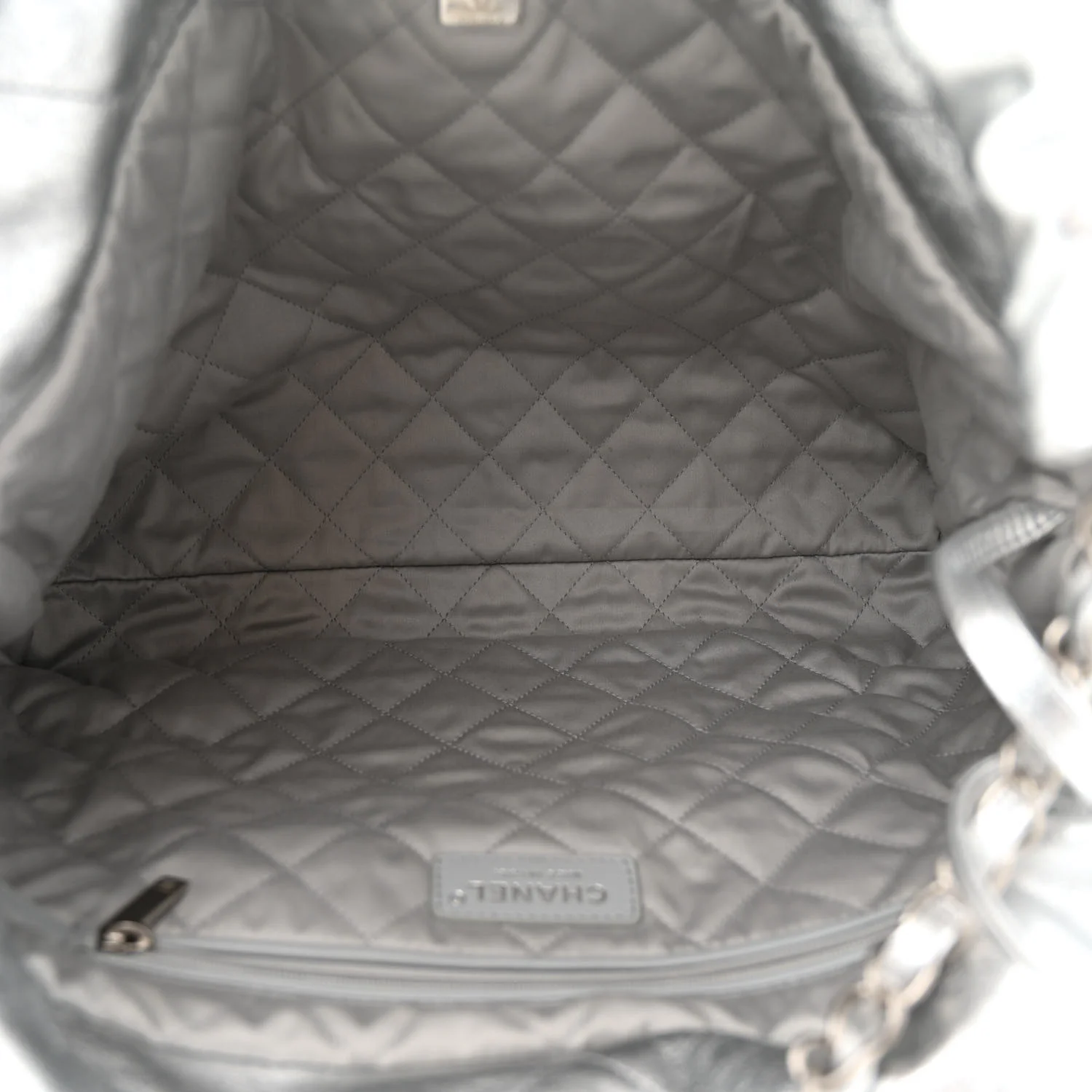 Metallic Calfskin Quilted Chanel 22 Silver - Top Club