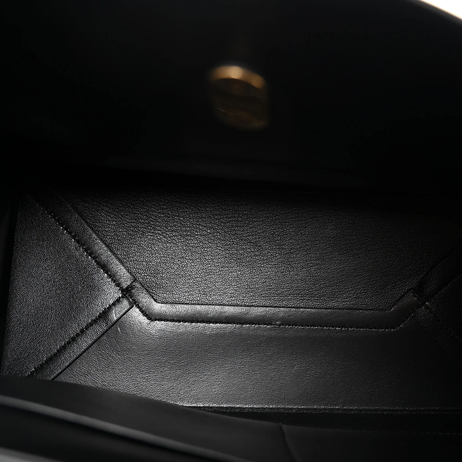 Natural Smooth Calfskin Medium Nano Top Handle Handbag Black - Top Club