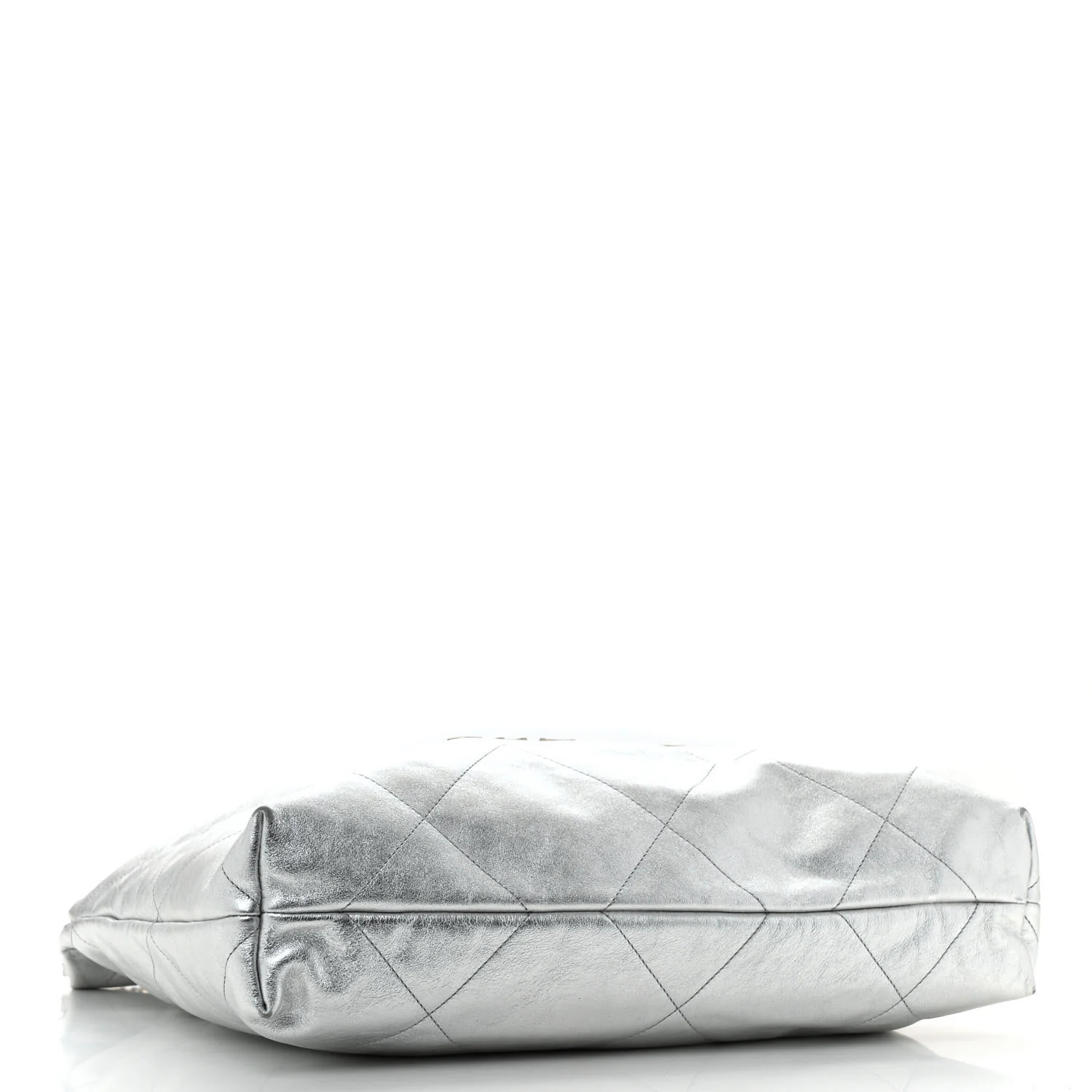 Metallic Calfskin Quilted Chanel 22 Silver - Top Club