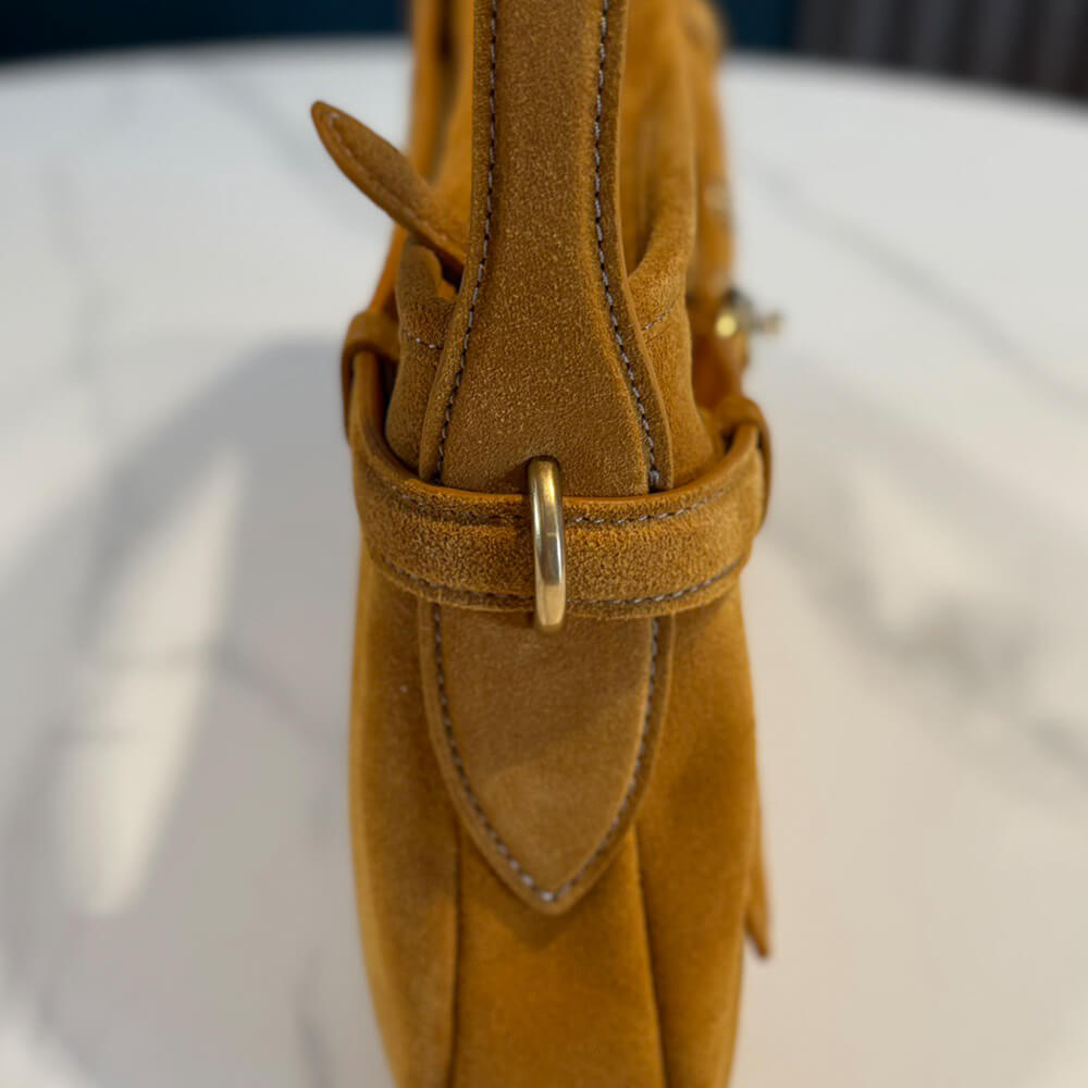 MIUMIU Regular Aventure suede bag(HIGH-END GRADE) - Top Club