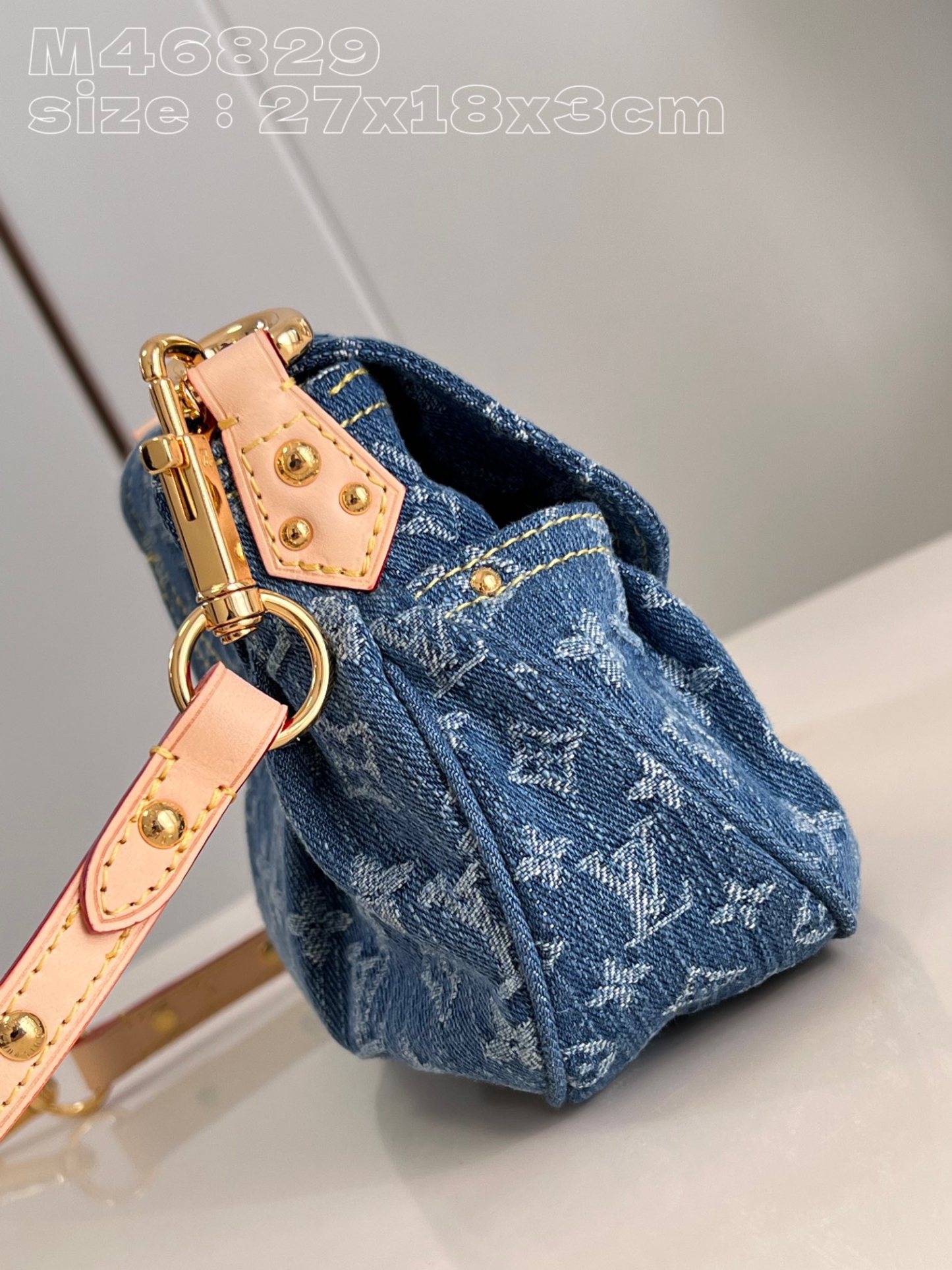 Louis Monogram Denim size : 27 x 18 x 3 cm - Top Club