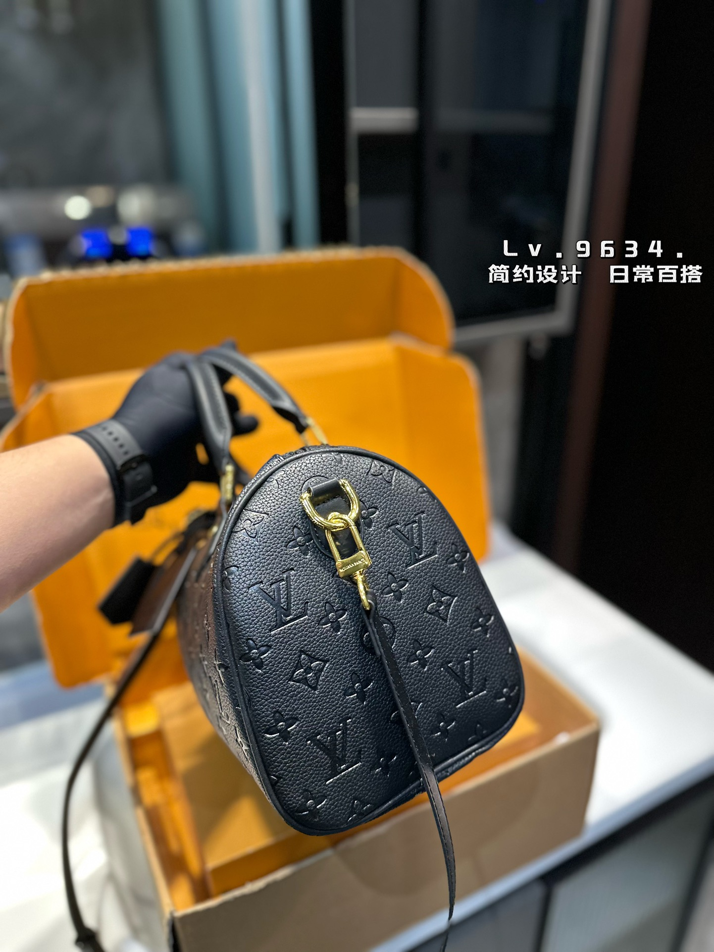 Louis new arrival Keepall Bandouliere bag size: 30 cm - Top Club