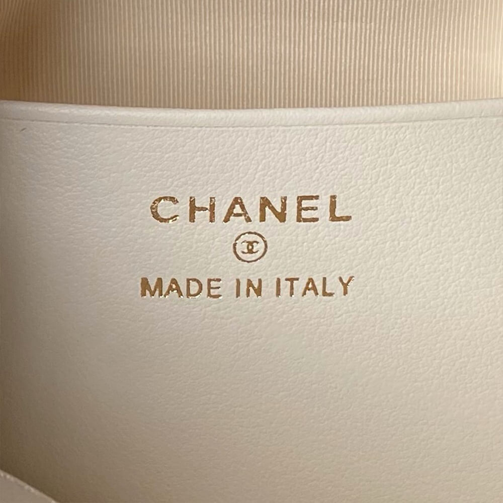 CHANEL Clutch with Chain - Top Club