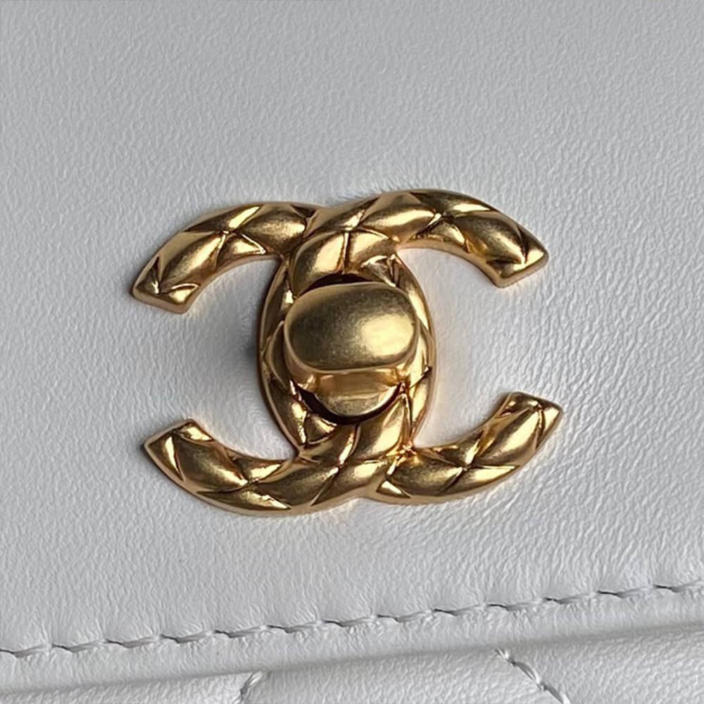 CHANEL Clutch - Top Club