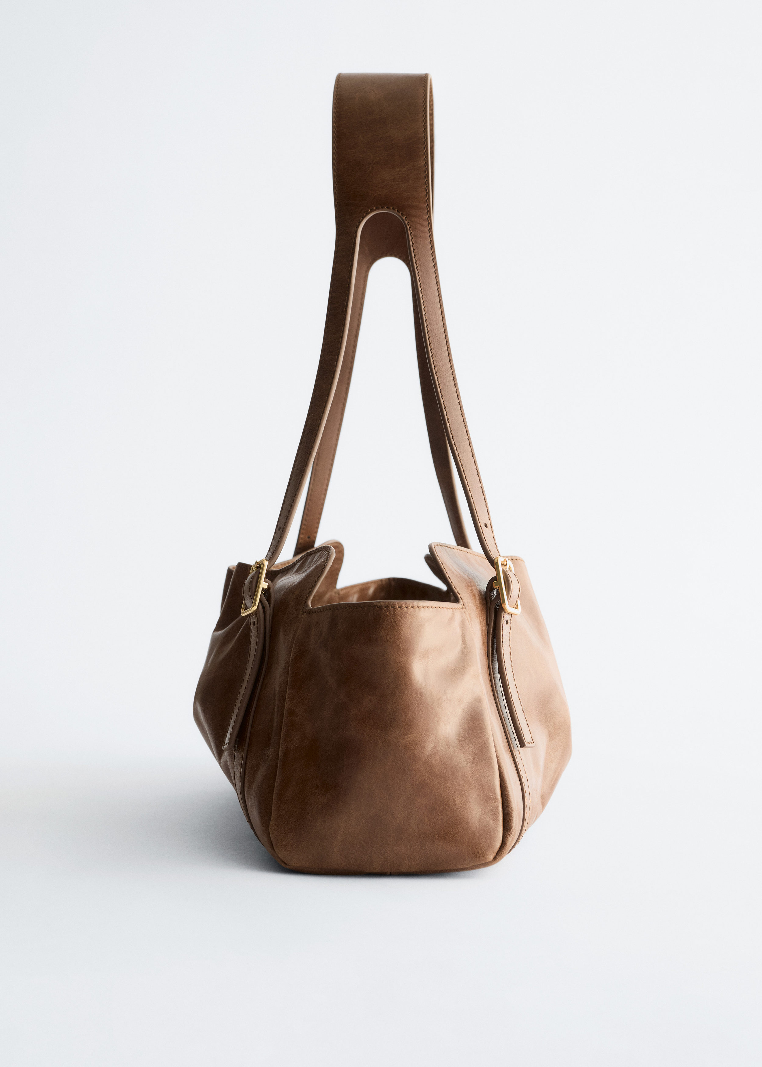 & Other Stories LOW-PROFILE LEATHER SHOULDER BAG