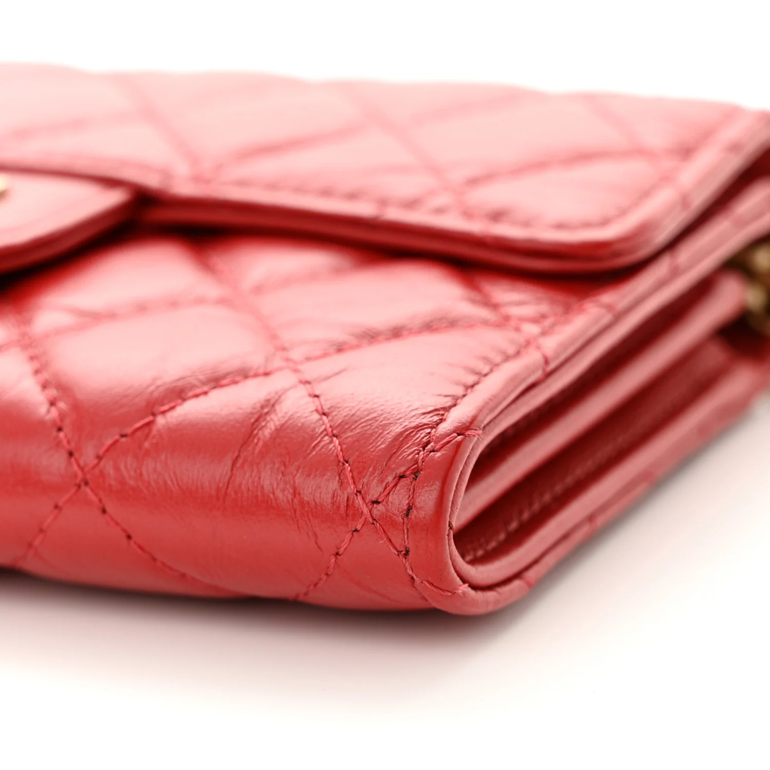 Aged Calfskin Quilted 2.55 Reissue Clutch With Chain Red - Top Club