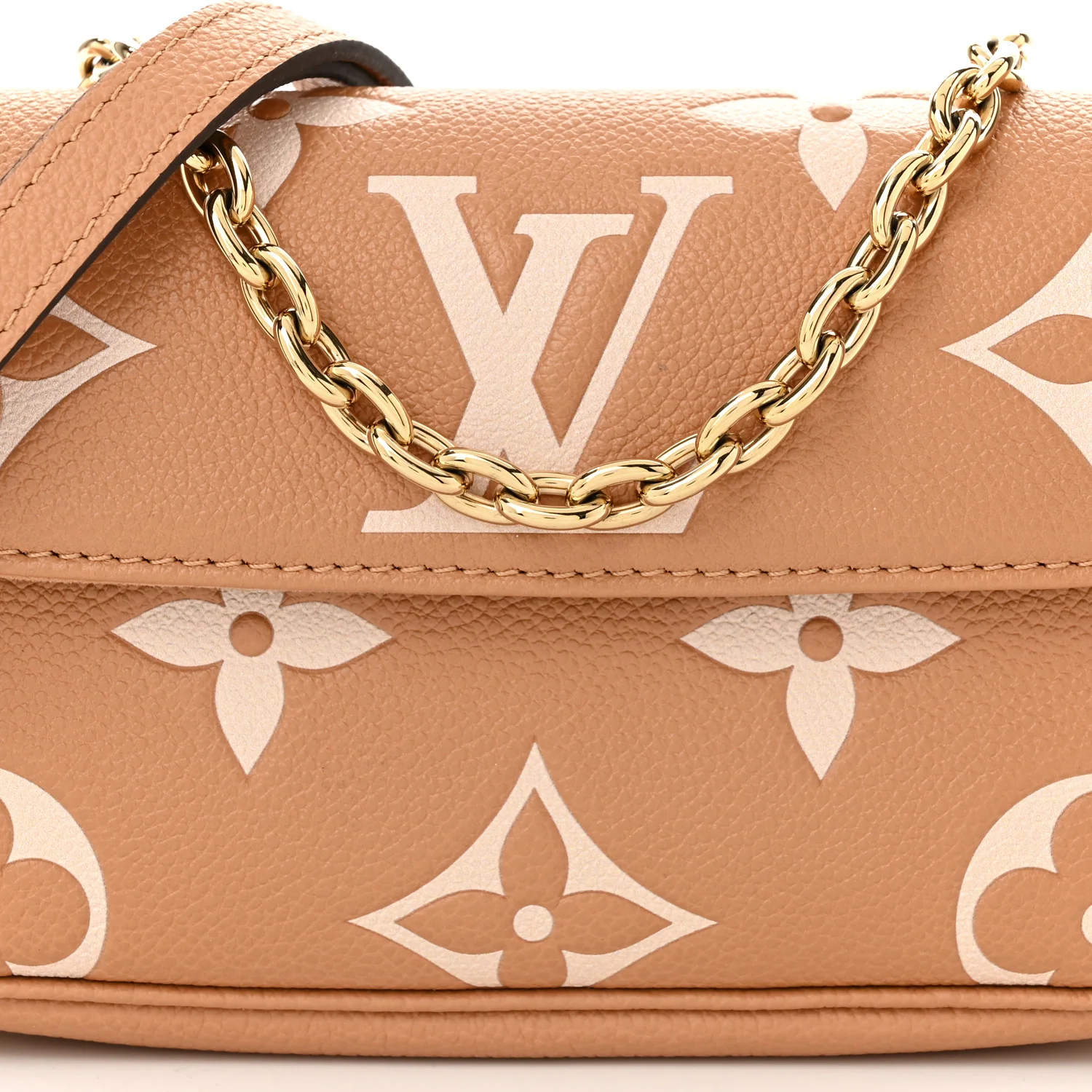 Empreinte Monogram Giant Ivy Wallet On Chain Arizona Creme - Top Club