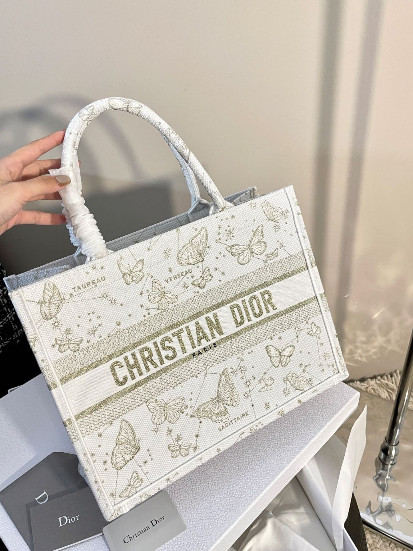 D book tote bag butterfly size: 36??27??16cm - Top Club
