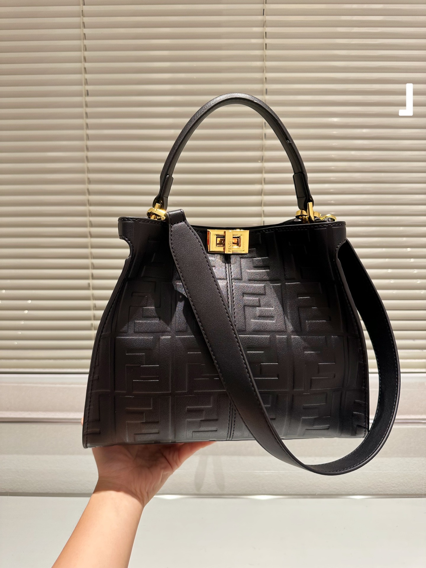 Fen new arrival PEEKABOO tote bag size; 30 * 25cm - Top Club