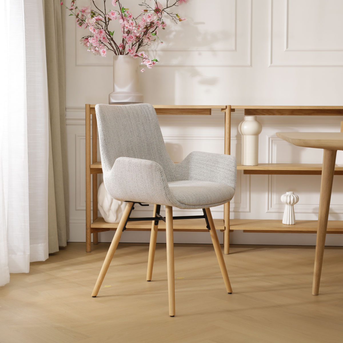 Eetkamerstoel Nena-Eef beige gemêleerd - houten onderstel