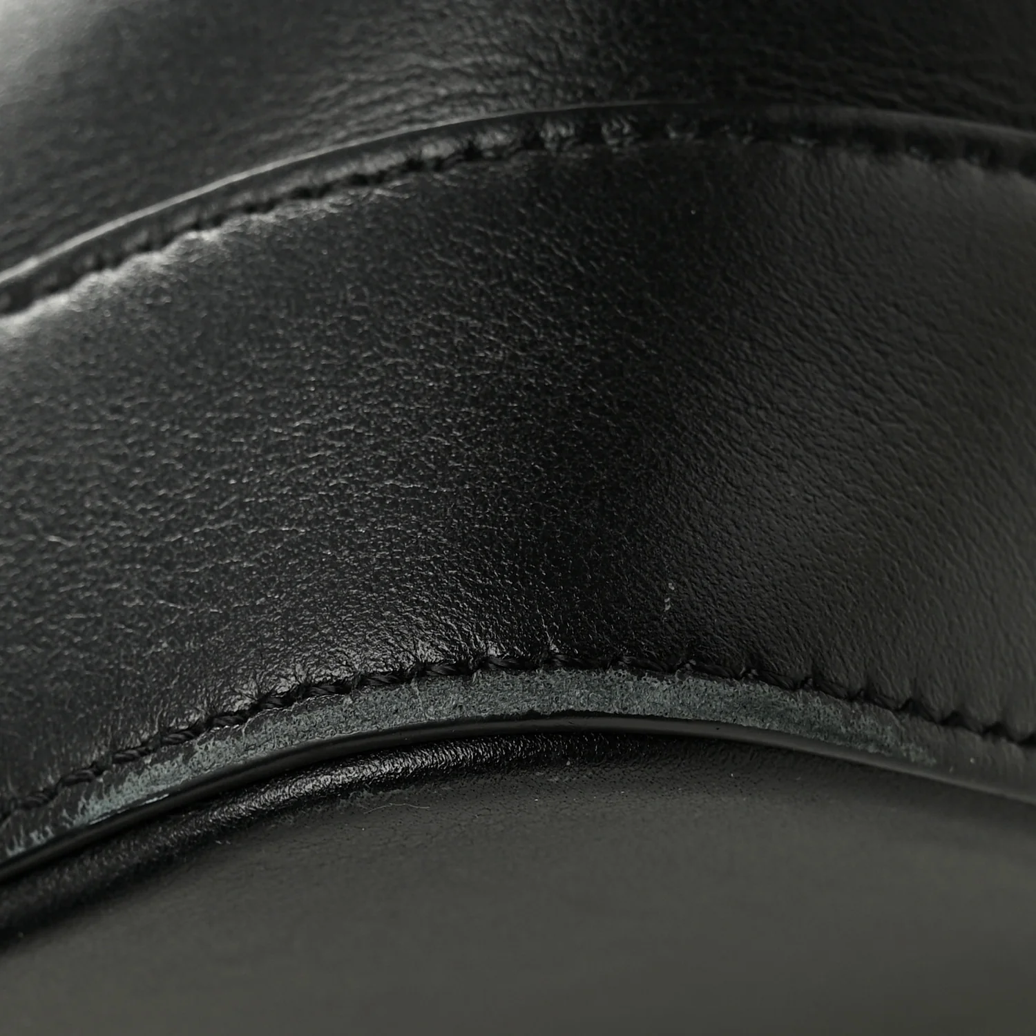 Smooth Calfskin Small Cuir Triomphe Bucket Bag Black - Top Club