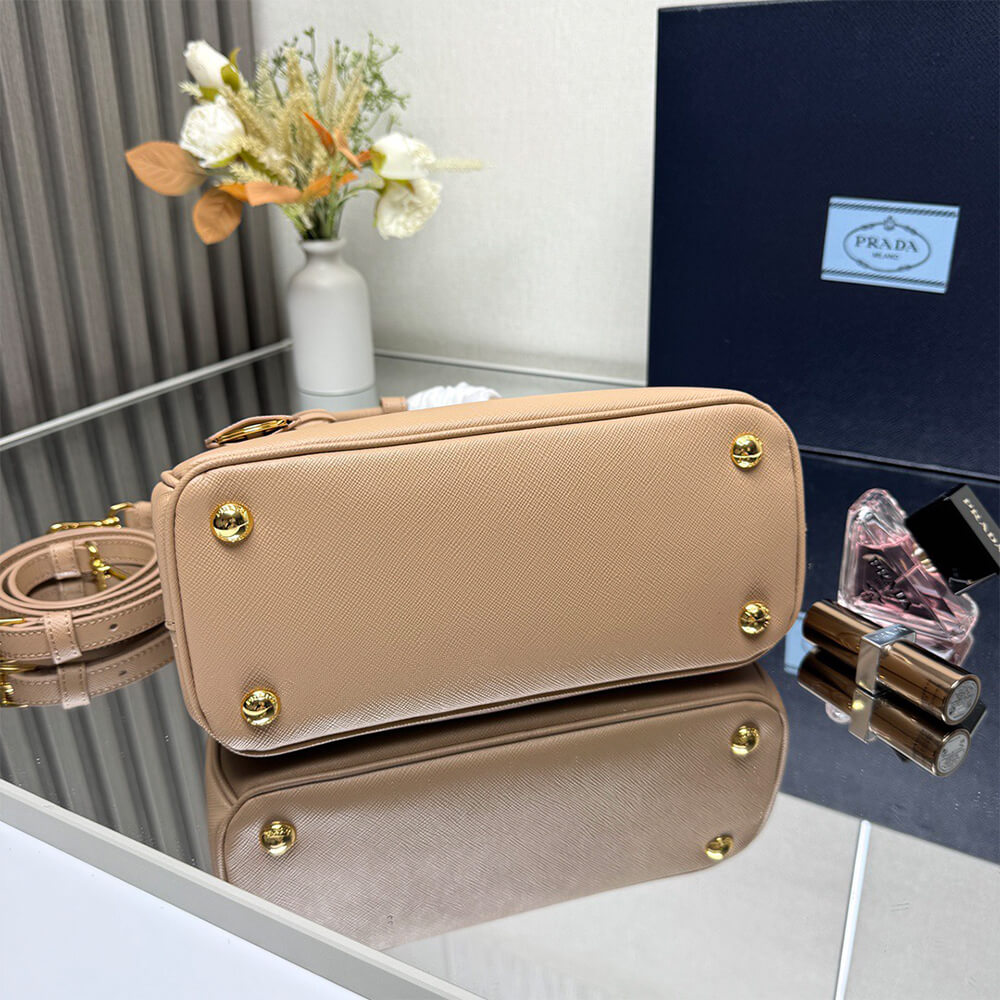 Prada Small Prada Galleria Saffiano leather bag(HIGH-END GRADE) - Top Club