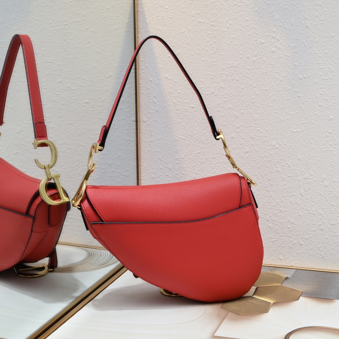 D saddle Be a classic with classics bag size: 25.5 x 20 x 6.5 cm - Top Club