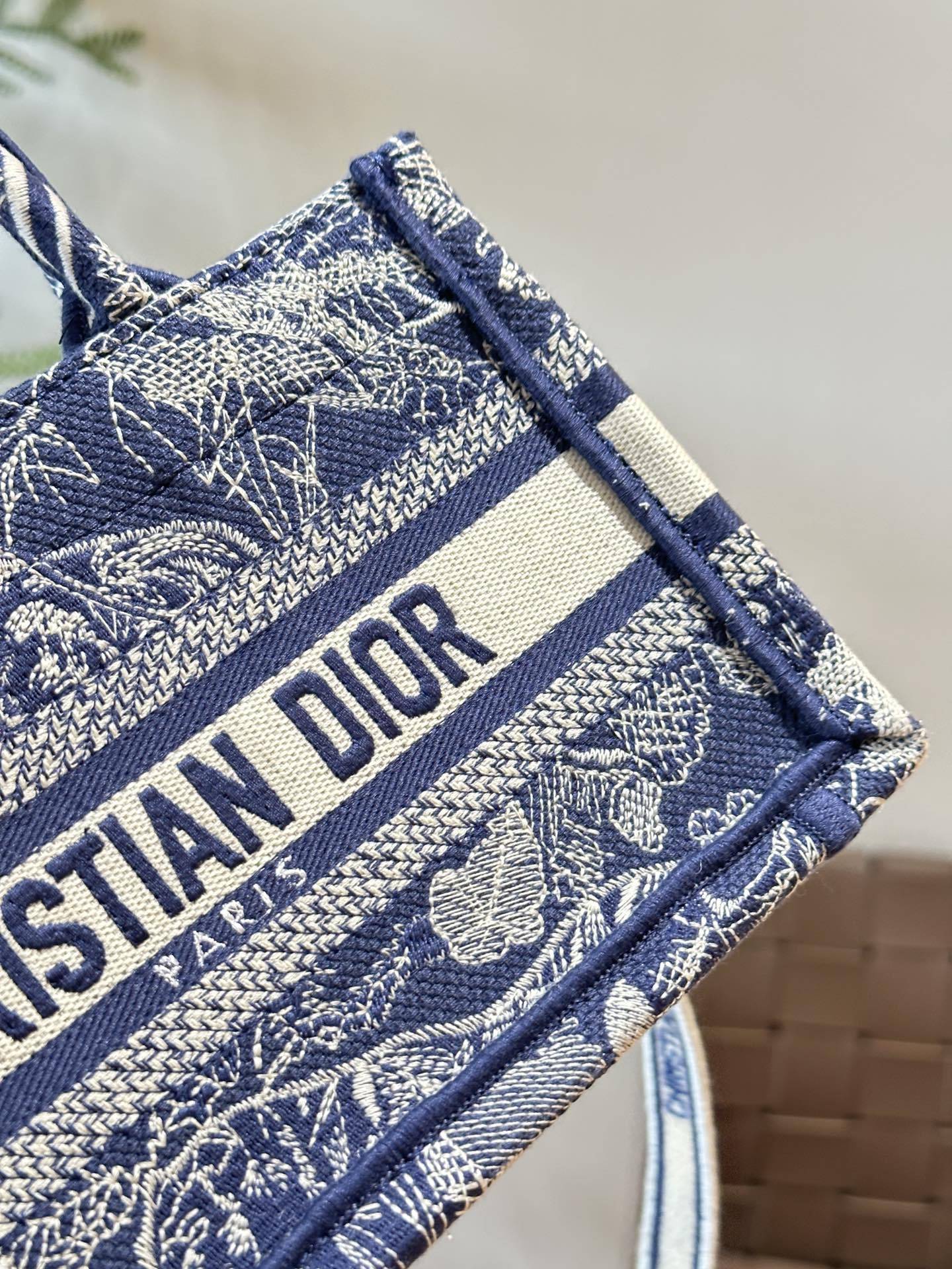 D mini tote bag size: 21.5x13x7.5cm - Top Club