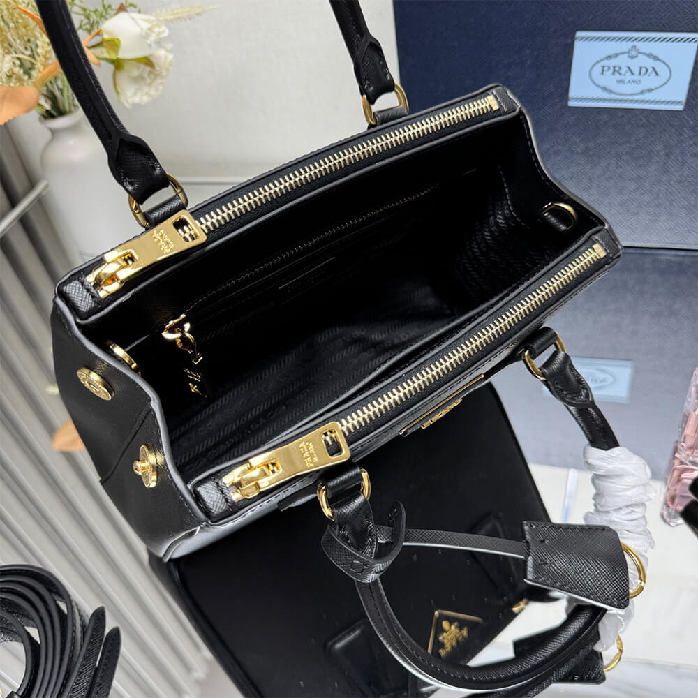 Prada Small Prada Galleria Saffiano leather bag(HIGH-END GRADE) - Top Club