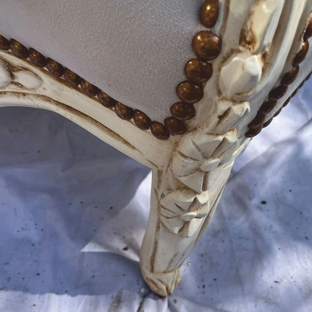 Baroque living room armchair gray / antique white - magnificent baroque furniture