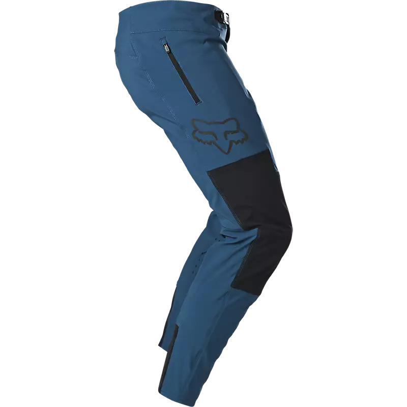 Youth defend pants